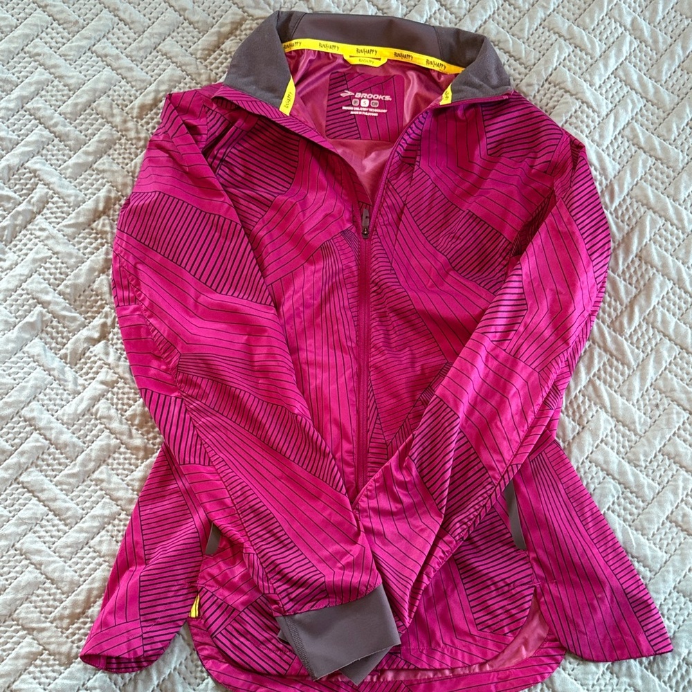 Women's Brooks Run Happy Windbreaker